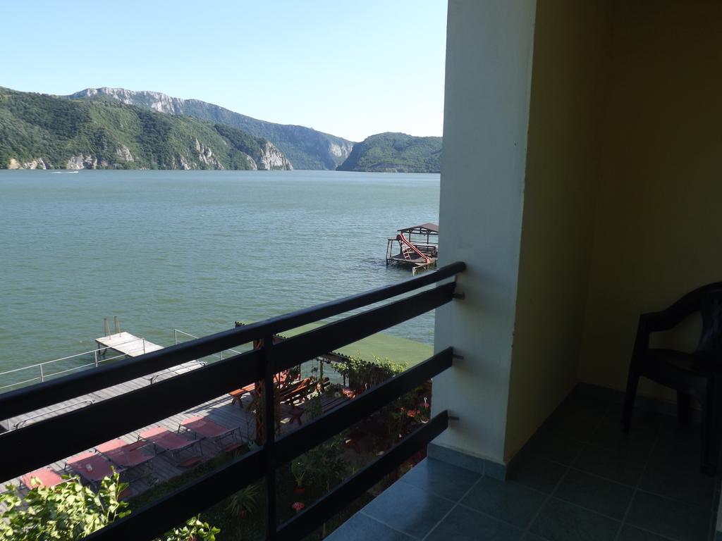 Casa Ana Serena Eselnita Bilik gambar