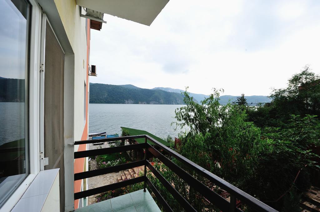 Casa Ana Serena Eselnita Luaran gambar