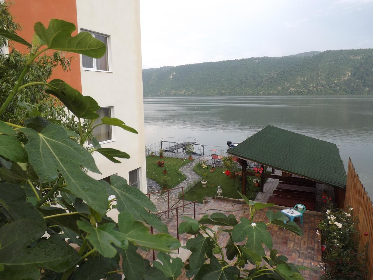 Casa Ana Serena Eselnita Luaran gambar