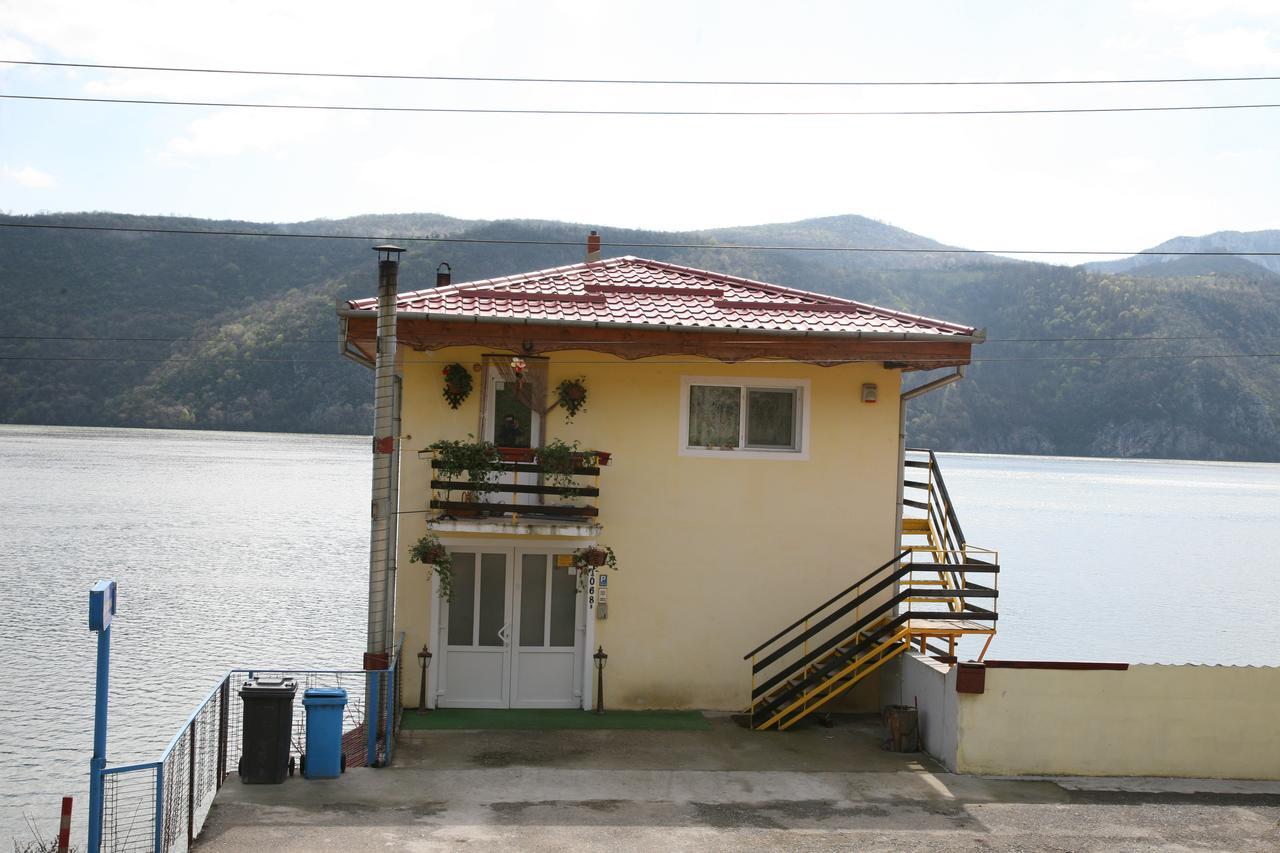 Casa Ana Serena Eselnita Luaran gambar