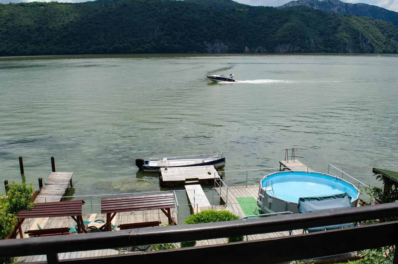 Casa Ana Serena Eselnita Luaran gambar