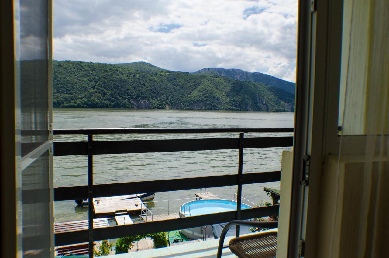 Casa Ana Serena Eselnita Luaran gambar