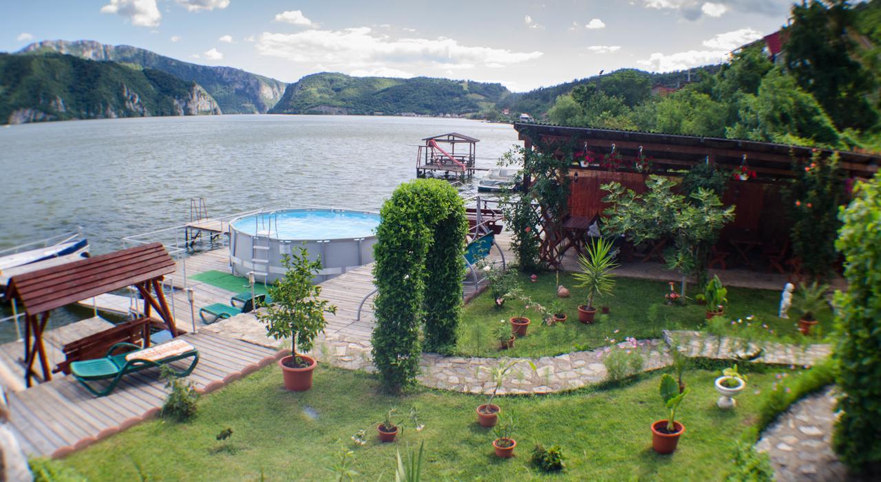 Casa Ana Serena Eselnita Luaran gambar
