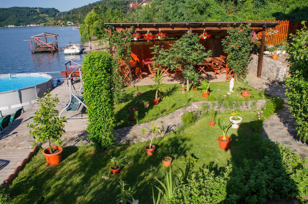 Casa Ana Serena Eselnita Luaran gambar